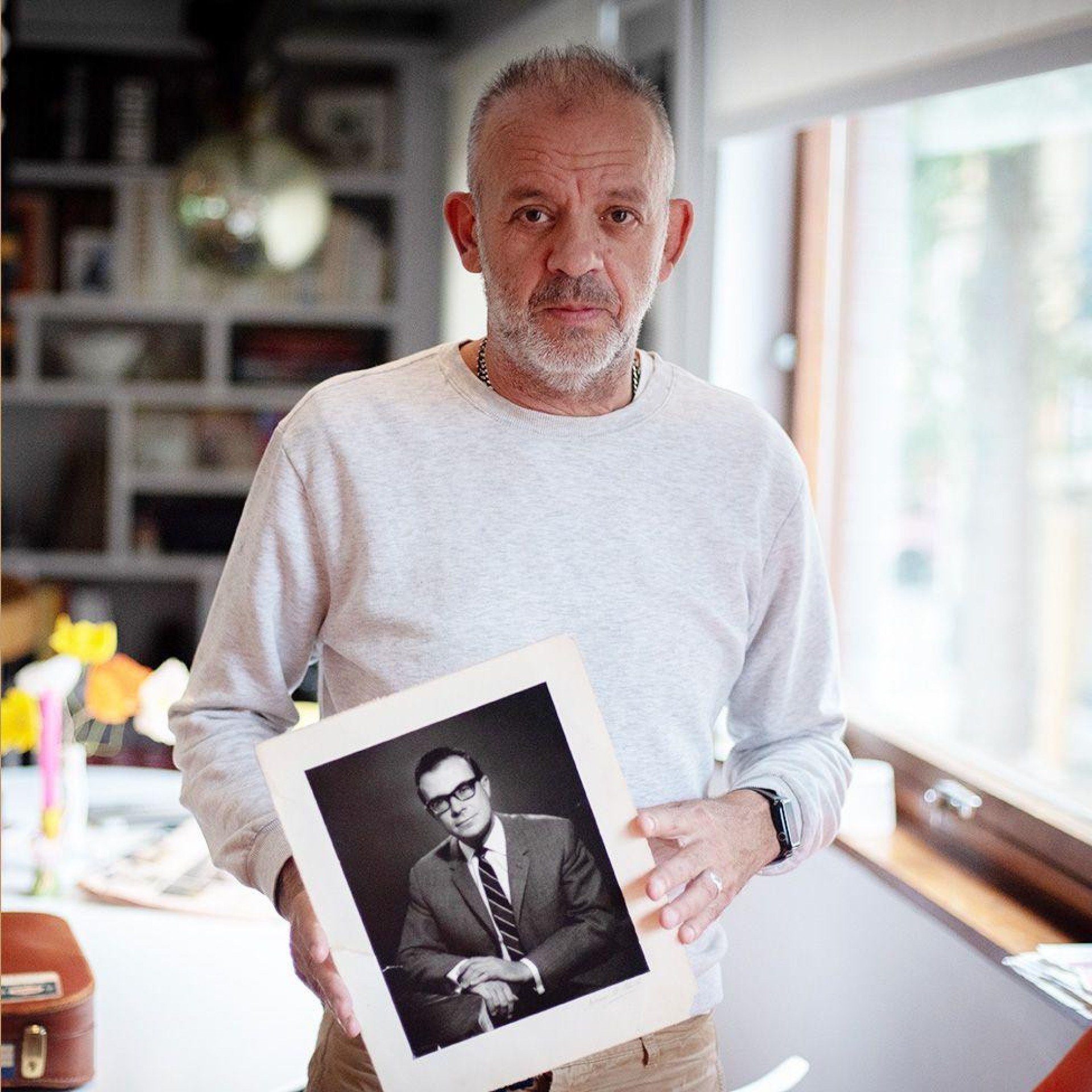 A mala que guardava os segredos do pai de Antony -  (crédito: Charlie Northcott/BBC)