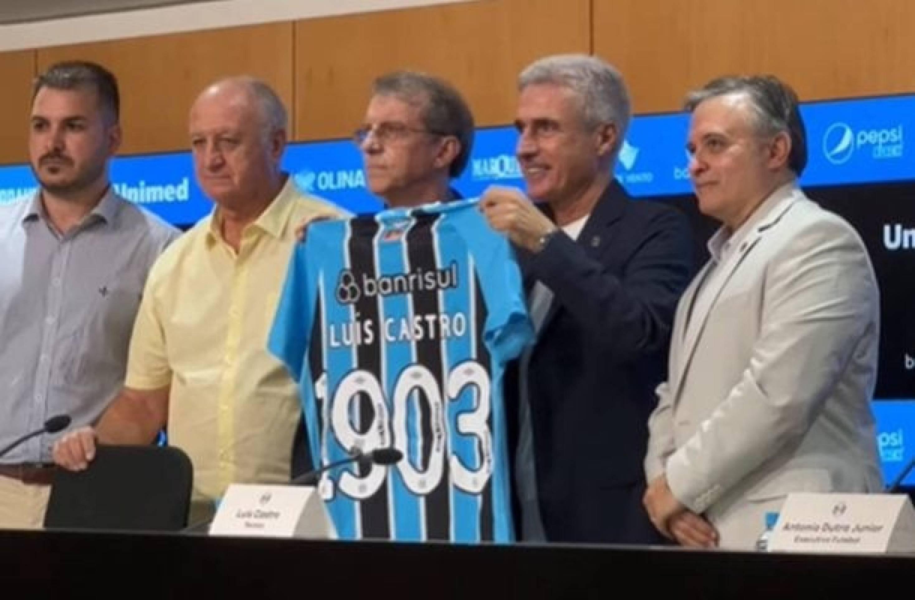 Luis Castro vem a Porto Alegre para conhecer as instalações do CT do Grêmio e da Arena, além de ser apresentado oficialmente -  (crédito: Foto: Reprodução de vídeo)