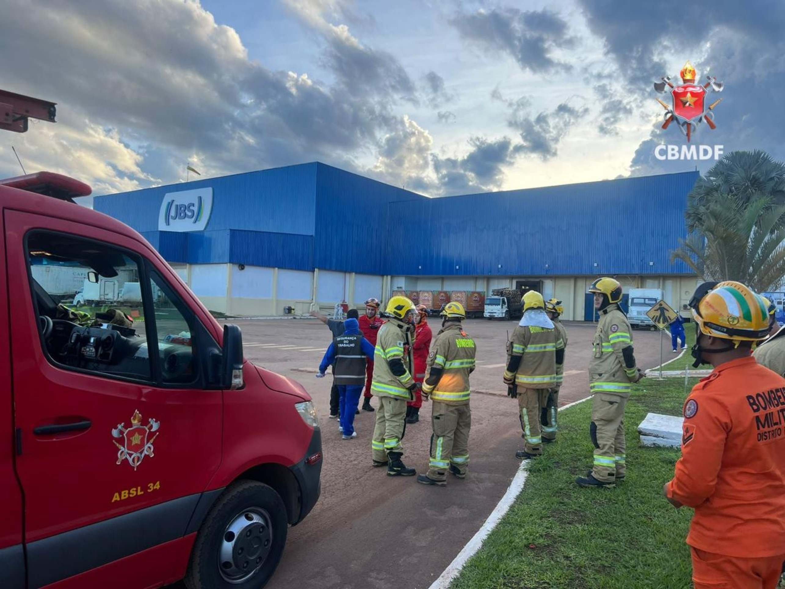 Vazamento de amônia mobiliza bombeiros em fábrica da JBS