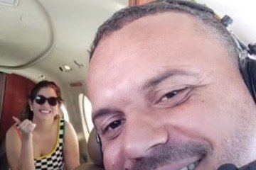 Registro mostra Marília ao lado do piloto da aeronave que caiu em Minas Gerais -  (crédito: Reprodução / Instagram )