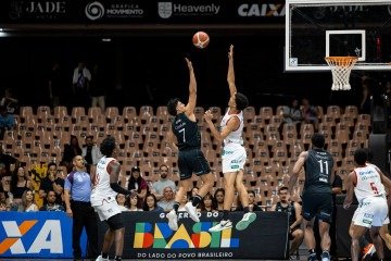 No clima do Natal, Bras&iacute;lia Basquete se despede da torcida no ano de 2025 -  (crédito:  Matheus Maranh&atilde;o / CAIXA Bras&iacute;lia)
