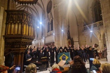 Coral Cantus Firmus em turnê pela Europa