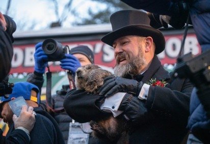 Celebrado todo dia 2 de fevereiro na cidade de Punxsutawney, nos Estados Unidos, o “Dia da Marmota” é caracterizado por um folclore local. A ideia é de que a marmota pode prever o tempo.
 -  (crédito: flickr Anthony Quintano) -Celebrado todo dia 2 de fevereiro na cidade de Punxsutawney, nos Estados Unidos, o “Dia da Marmota” é caracterizado por um folclore local. A ideia é de que a marmota pode prever o tempo.
 -  (crédito: flickr Anthony Quintano)