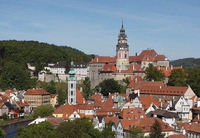 ?eský Krumlov é uma das cidades medievais mais bem preservadas da Europa Central. Localizada no sul da República Tcheca (hoje chamada de Tchéquia), ela é conhecida por seu charme histórico, arquitetura renascentista e atmosfera pitoresca.. -  (crédito: Xth-Floor -  wikimedia commons) -?eský Krumlov é uma das cidades medievais mais bem preservadas da Europa Central. Localizada no sul da República Tcheca (hoje chamada de Tchéquia), ela é conhecida por seu charme histórico, arquitetura renascentista e atmosfera pitoresca.. -  (crédito: Xth-Floor -  wikimedia commons)