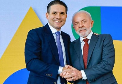Motta com Lula: presidente da Câmara afirmou que o diálogo entre os Poderes seguirá de forma franca e colaborativa -  (crédito: Ricardo Stuckert / PR) -Motta com Lula: presidente da Câmara afirmou que o diálogo entre os Poderes seguirá de forma franca e colaborativa -  (crédito: Ricardo Stuckert / PR)