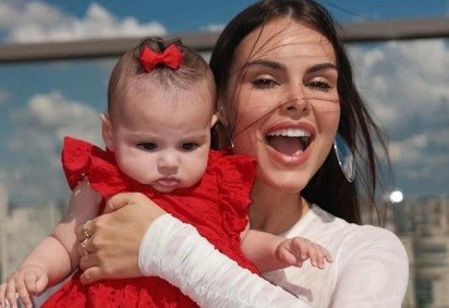 Amanda Kimberlly mostra estrago após teto de casa desabar -  (crédito: Reprodução/Instagram) -Amanda Kimberlly mostra estrago após teto de casa desabar -  (crédito: Reprodução/Instagram)