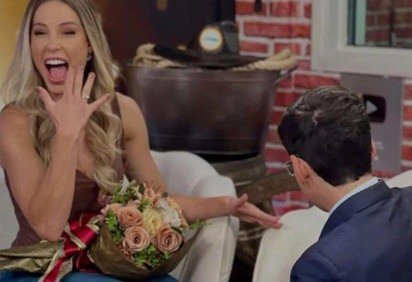 Apaixonado, Dudu Camargo pede Saory em namoro ao vivo -  (crédito: Observatorio dos Famosos) -Apaixonado, Dudu Camargo pede Saory em namoro ao vivo -  (crédito: Observatorio dos Famosos)