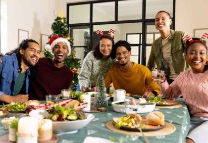 Dicas simples ajudam a economizar na ceia de Natal sem perder a magia da celebração (Imagem: wavebreakmedia | Shutterstock) -  (crédito: EdiCase) -Dicas simples ajudam a economizar na ceia de Natal sem perder a magia da celebração (Imagem: wavebreakmedia | Shutterstock) -  (crédito: EdiCase)