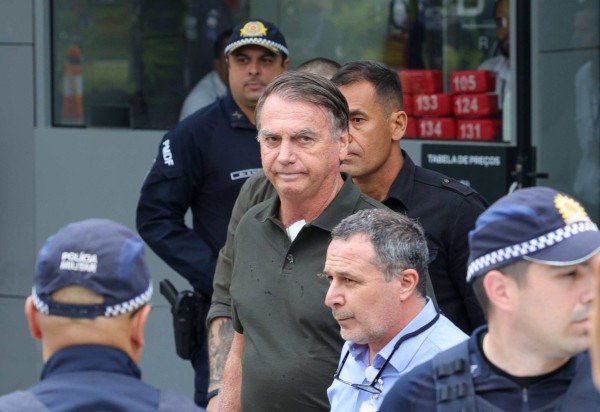 Bolsonaro será levado, nesta quarta-feira, para hospital e deve ser operado nesta quinta-feira: ministro do Supremo determinou medidas de segurança -  (crédito: Fabio Rodrigues-Pozzebom/ Agência Brasil)