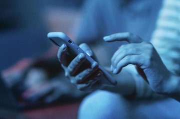 Estudo indica que pequenas pausas no uso das redes já ajudam a reduzir ansiedade, depressão e problemas de sono -  (crédito: Freepik)