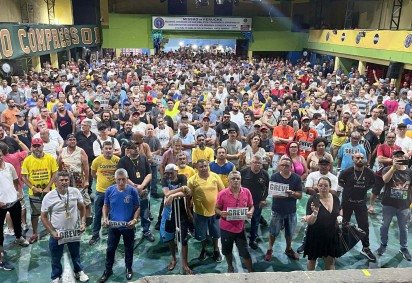 Membros do SINTECT-SP cruzam os braços em resposta direta à falta de avanço nas negociações para melhorias trabalhistas nos Correios. -  (crédito: Foto: Divulgação/SINTECT-SP) -Membros do SINTECT-SP cruzam os braços em resposta direta à falta de avanço nas negociações para melhorias trabalhistas nos Correios. -  (crédito: Foto: Divulgação/SINTECT-SP)