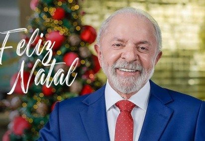 Ao abordar a pauta trabalhista, Lula afirmou que pretende liderar o debate pelo fim da escala 6x1. -  (crédito: Reprodução/Youtube) -Ao abordar a pauta trabalhista, Lula afirmou que pretende liderar o debate pelo fim da escala 6x1. -  (crédito: Reprodução/Youtube)
