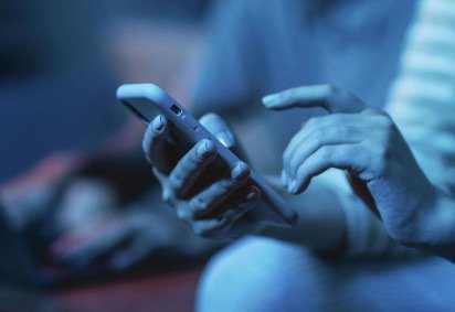 Estudo indica que pequenas pausas no uso das redes já ajudam a reduzir ansiedade, depressão e problemas de sono -  (crédito: Freepik)