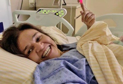 A atriz Cláudia Rodrigues foi diagnosticada em 2000 com esclerose múltipla, mas somente em julho de 2006 revelou publicamente que era portadora da condição. Um ano depois, foi afastada das gravações da série “A Diarista” para dar início ao tratamento médico. Em 2014, sofreu um surto da doença, que deixou sequelas na locomoção, na visão e na fala.
 -  (crédito:  Instagram @claudia_rodrigues_oficial) -A atriz Cláudia Rodrigues foi diagnosticada em 2000 com esclerose múltipla, mas somente em julho de 2006 revelou publicamente que era portadora da condição. Um ano depois, foi afastada das gravações da série “A Diarista” para dar início ao tratamento médico. Em 2014, sofreu um surto da doença, que deixou sequelas na locomoção, na visão e na fala.
 -  (crédito:  Instagram @claudia_rodrigues_oficial)