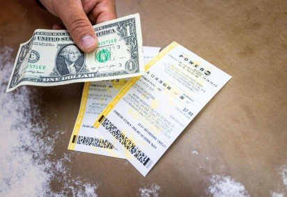 Os números sorteados foram 4, 25, 31, 52 e 59, com a Powerball vermelha 19. O multiplicador Power Play foi 2 -  (crédito: Brandon Bell / GETTY IMAGES NORTH AMERICA / Getty Images via AFP) -Os números sorteados foram 4, 25, 31, 52 e 59, com a Powerball vermelha 19. O multiplicador Power Play foi 2 -  (crédito: Brandon Bell / GETTY IMAGES NORTH AMERICA / Getty Images via AFP)