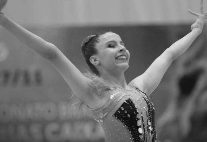 Isabelle Marciniak, campeã de ginástica rítmica, morre aos 18 anos
 -  (crédito: Divulgação/Federação Paranaense de Ginástica) -Isabelle Marciniak, campeã de ginástica rítmica, morre aos 18 anos
 -  (crédito: Divulgação/Federação Paranaense de Ginástica)