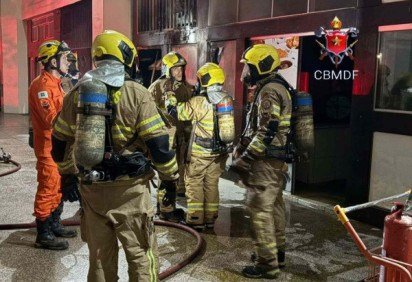 Incêndio atinge restaurante na Asa Norte -  (crédito: CBMDF/Divulgação) -Incêndio atinge restaurante na Asa Norte -  (crédito: CBMDF/Divulgação)