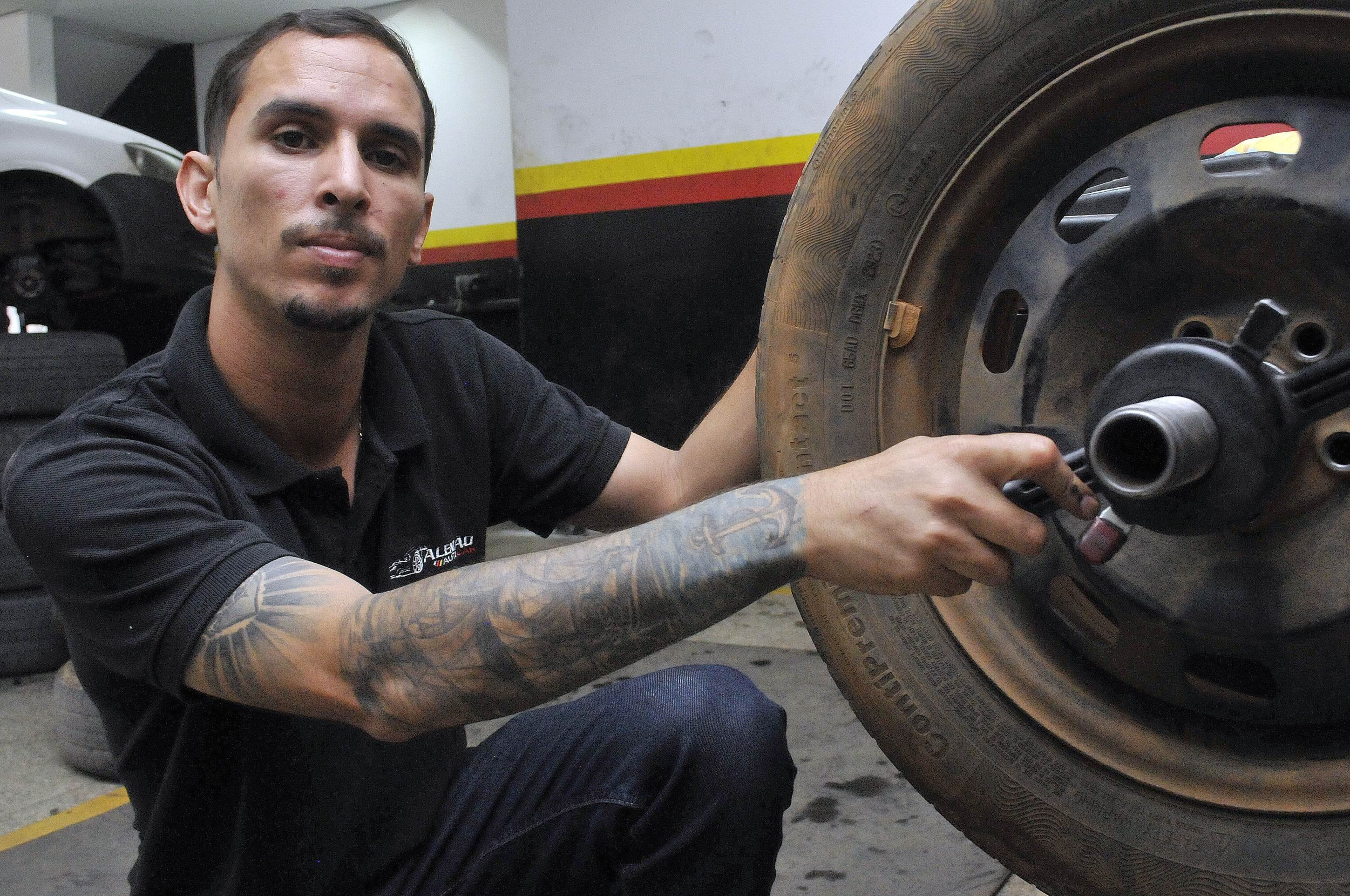 25/12/2025 Cr&eacute;dito: Marcelo Ferreira/CB/D.A Press. Brasil. Bras&iacute;lia - DF -  Recomenda&ccedil;&otilde;es para o Check list antes da viagem. Wellington Junior - gerente de oficina.