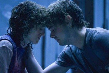 Cena emocionante confirma fim do casal, apesar da relação dos atores fora da ficção -  (crédito: Reprodução / Netflix )