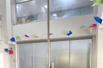 Samira conta que, após anos de musculação, resolveu se aventurar na prática do pole dance