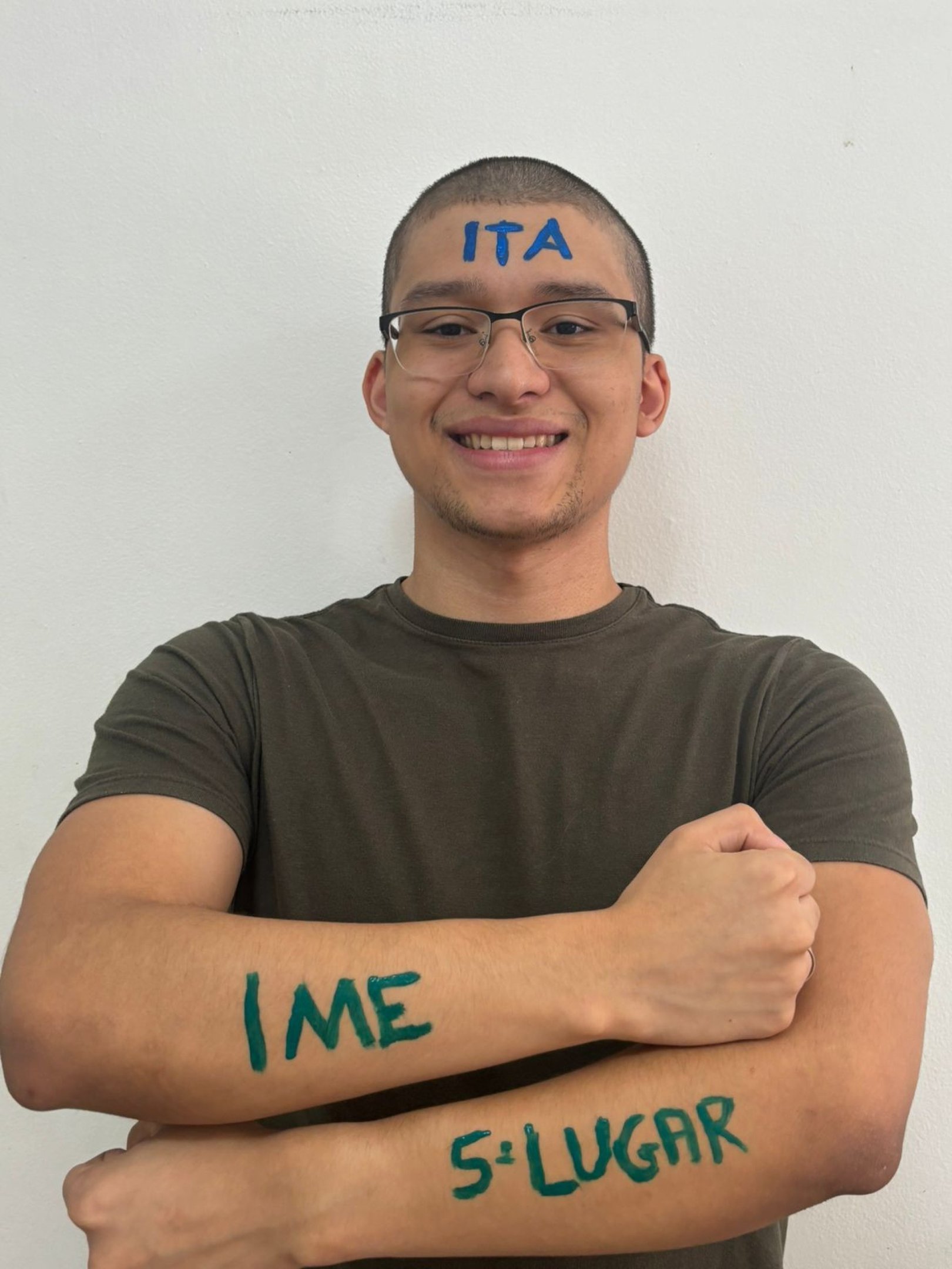 Edson Alves, 20 anos, foi 5&deg; colocado na classifica&ccedil;&atilde;o geral do IME.