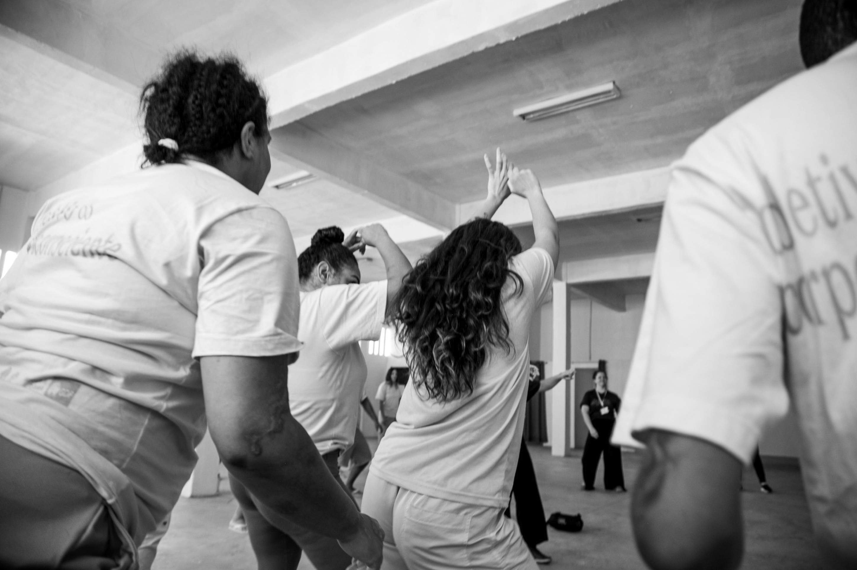 Pr&aacute;ticas de consci&ecirc;ncia corporal e dan&ccedil;a deram ferramentas terap&ecirc;uticas para detentas