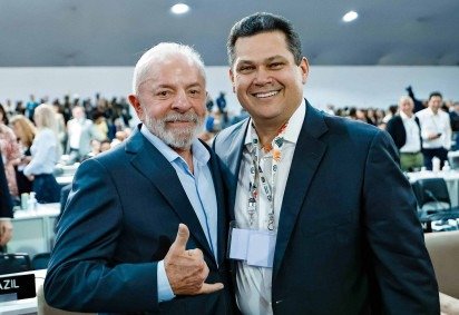 O presidente da república, Luiz Inácio Lula da Silva (PT), ao lado do  presidente do Congresso Nacional, Davi Alcolumbre (União-AP) -  (crédito: Ricardo Stuckert / PR) -O presidente da república, Luiz Inácio Lula da Silva (PT), ao lado do  presidente do Congresso Nacional, Davi Alcolumbre (União-AP) -  (crédito: Ricardo Stuckert / PR)