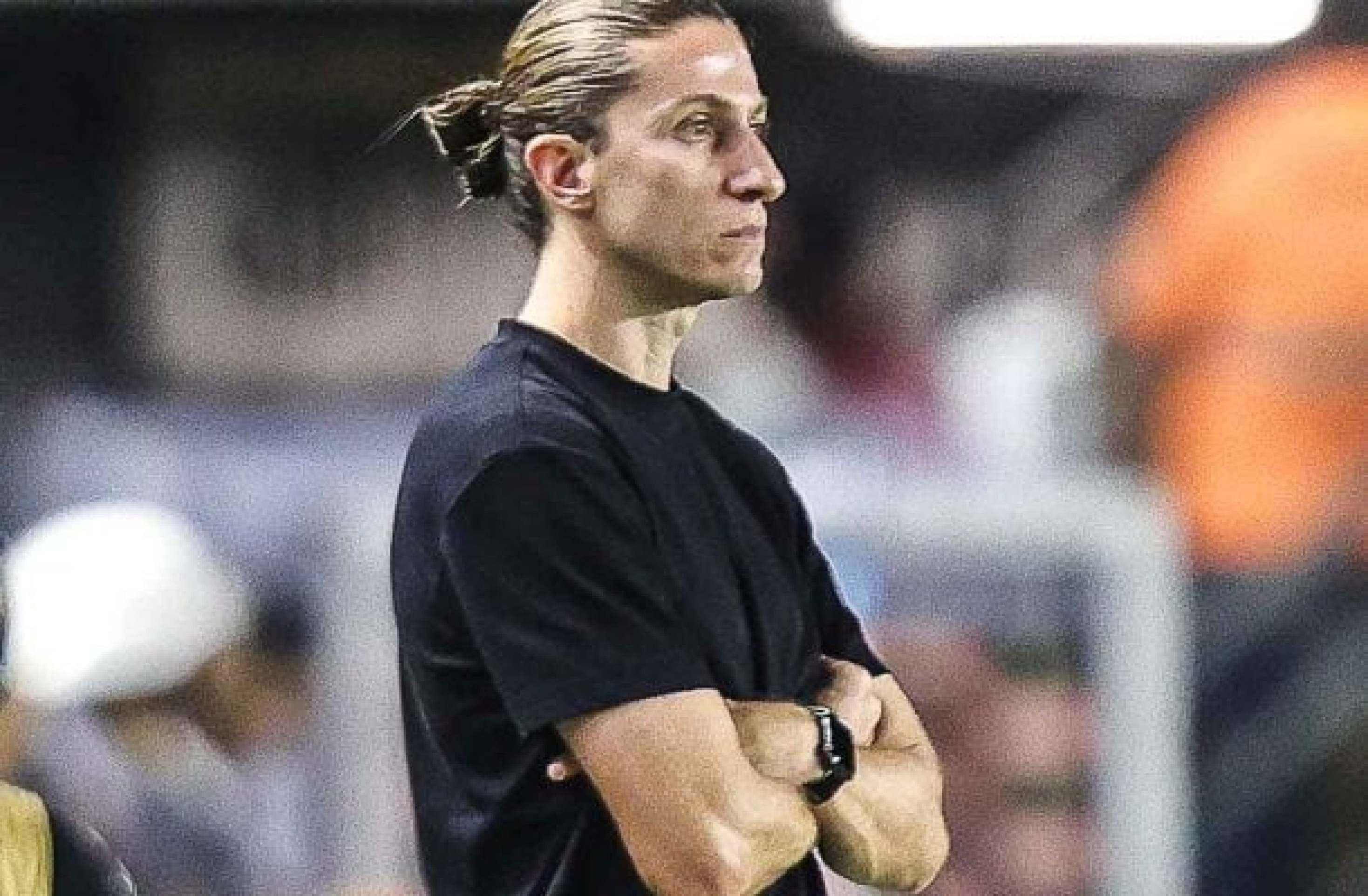 Filipe Luís dá - (crédito: Foto: Gilvan de Souza /CRF) Filipe Luís dá - (crédito: Foto: Gilvan de Souza /CRF)