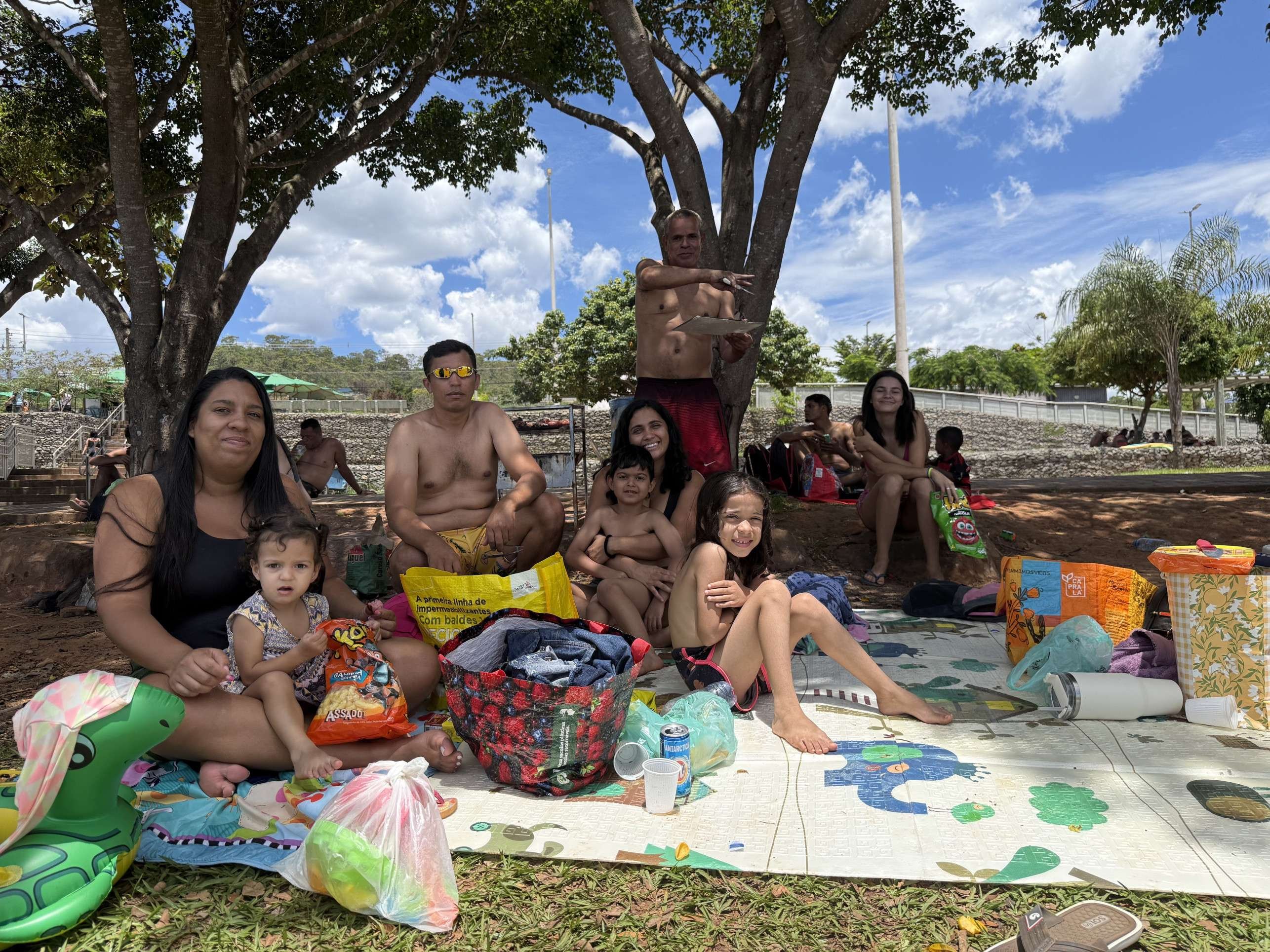  Calor no DF. D&eacute;bora Leite, Milena Leite, Bruno Leite, Hadassa Gomes, Alice Leite Jo&atilde;o Guilherme Leite, M&aacute;rcio Sousa , Yasmin Leite, Marciliano Alves e Jos&eacute; Eug&ecirc;nio 