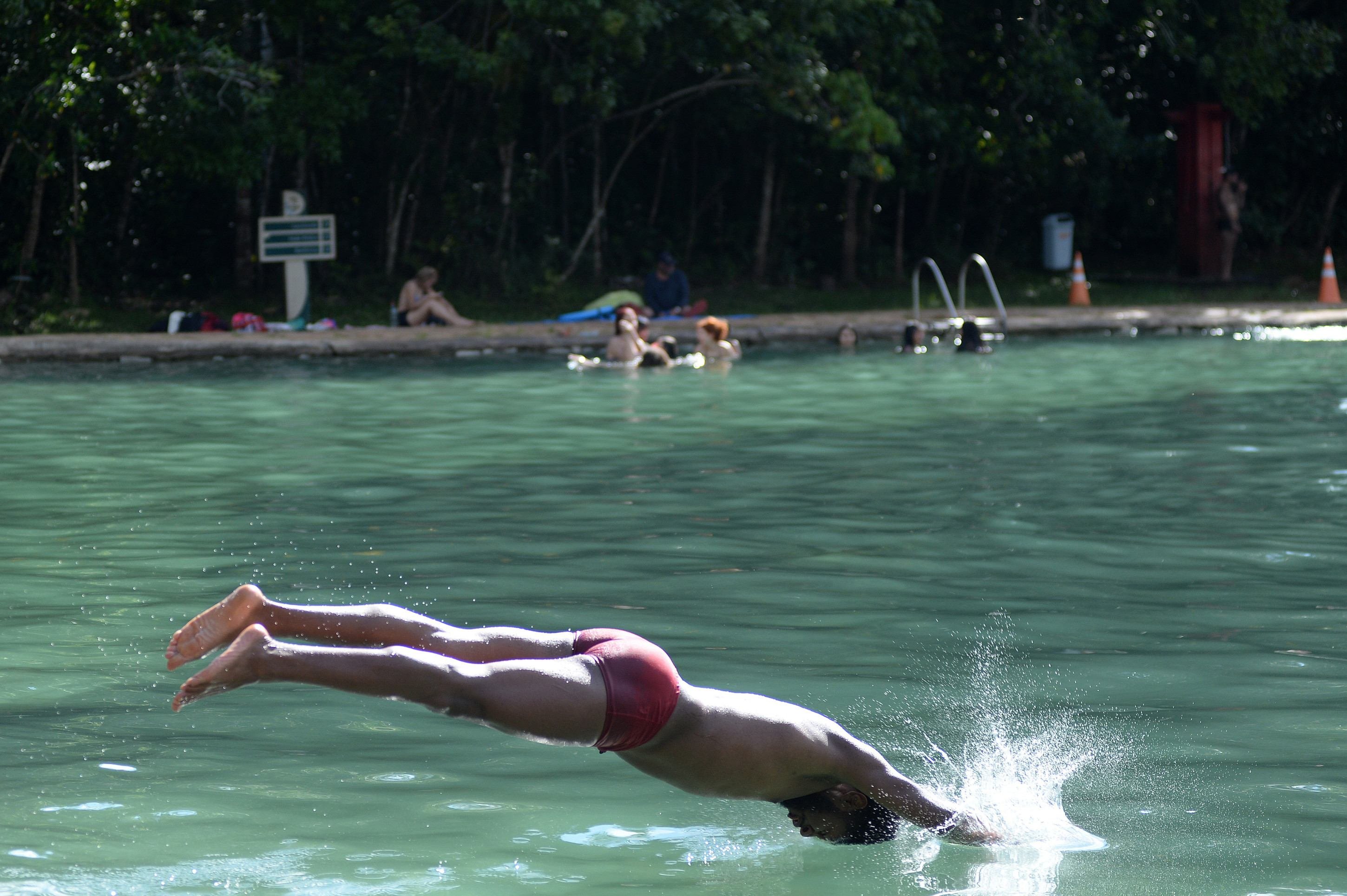 Piscina natural na &Aacute;gua Mineral &eacute; um dos principais atrativos do local