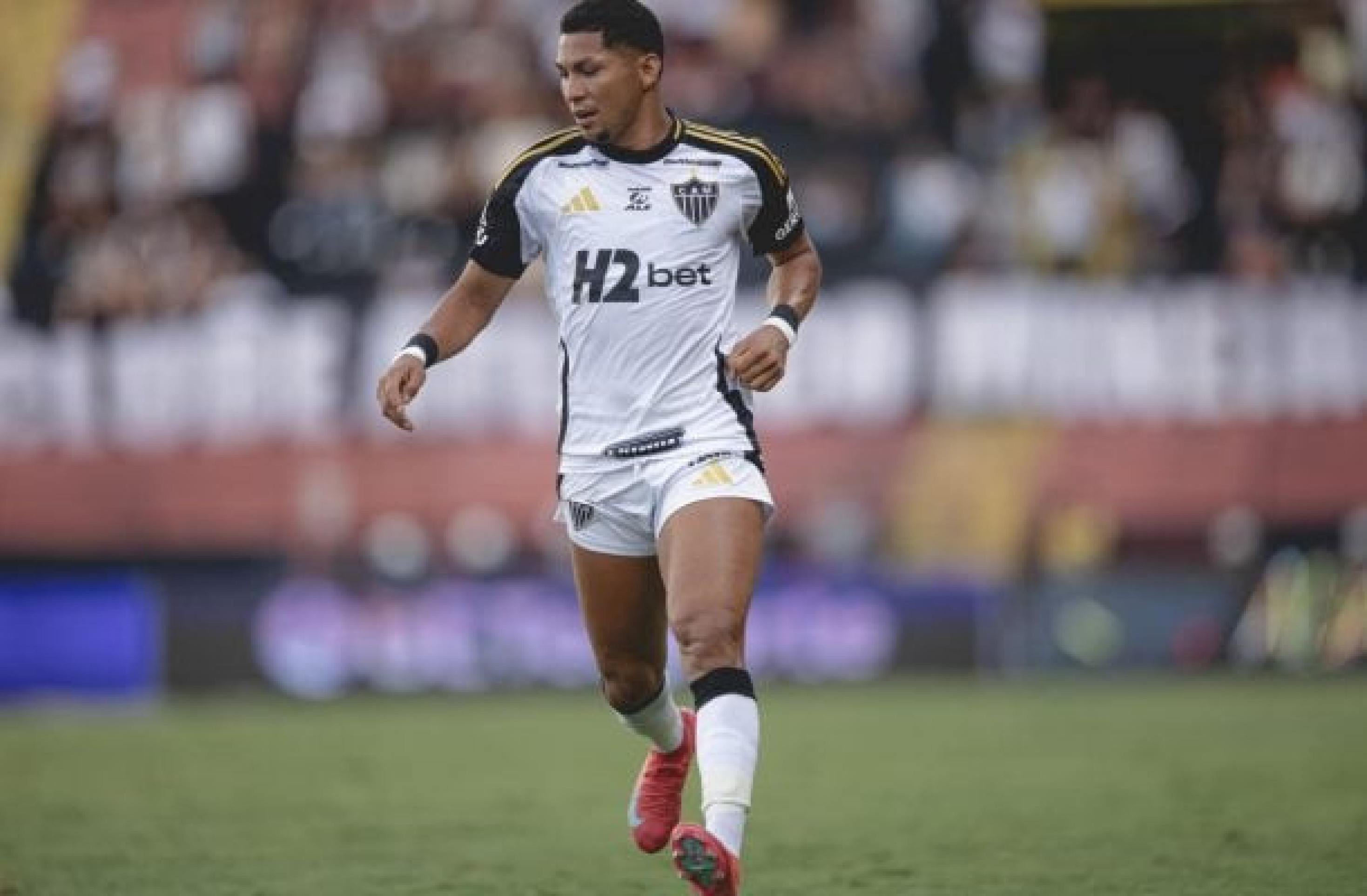 Rony em ação com a camisa do Atlético-MG na temporada -  (crédito: Foto: Pedro Souza / Atlético)