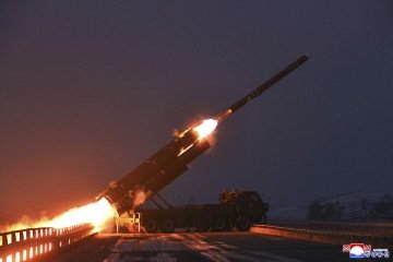 Coreia do Norte testa míssil de cruzeiro de longo alcance -  (crédito: STR / KCNA VIA KNS / AFP)