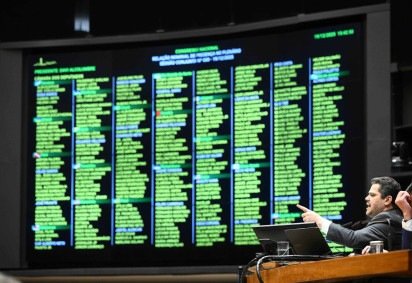 Na aprovação do Orçamento da União do ano que vem, pelo Congresso Nacional, houve blindagem para as emendas parlamentares -  (crédito: Carlos Moura/Agência Senado) -Na aprovação do Orçamento da União do ano que vem, pelo Congresso Nacional, houve blindagem para as emendas parlamentares -  (crédito: Carlos Moura/Agência Senado)