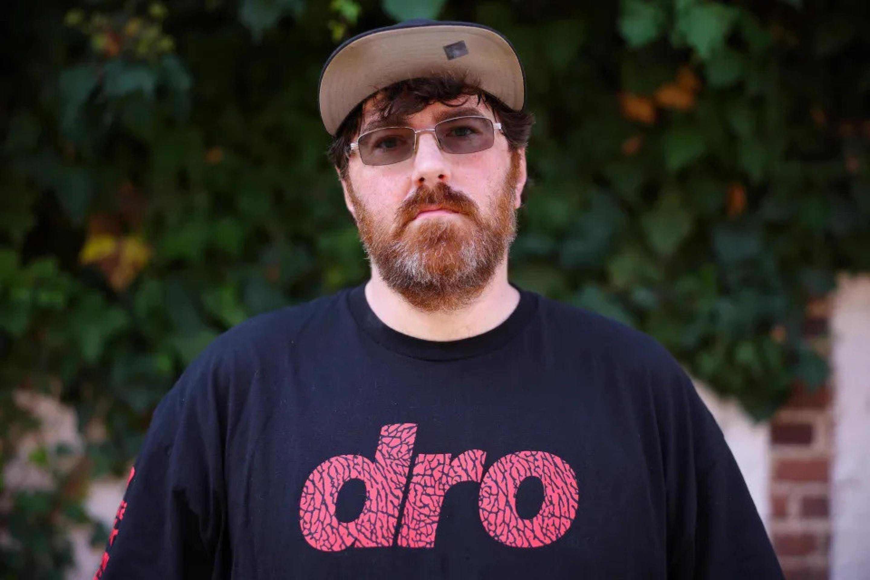 Michael Phillips, o homem com o menor p&ecirc;nis do mundo 