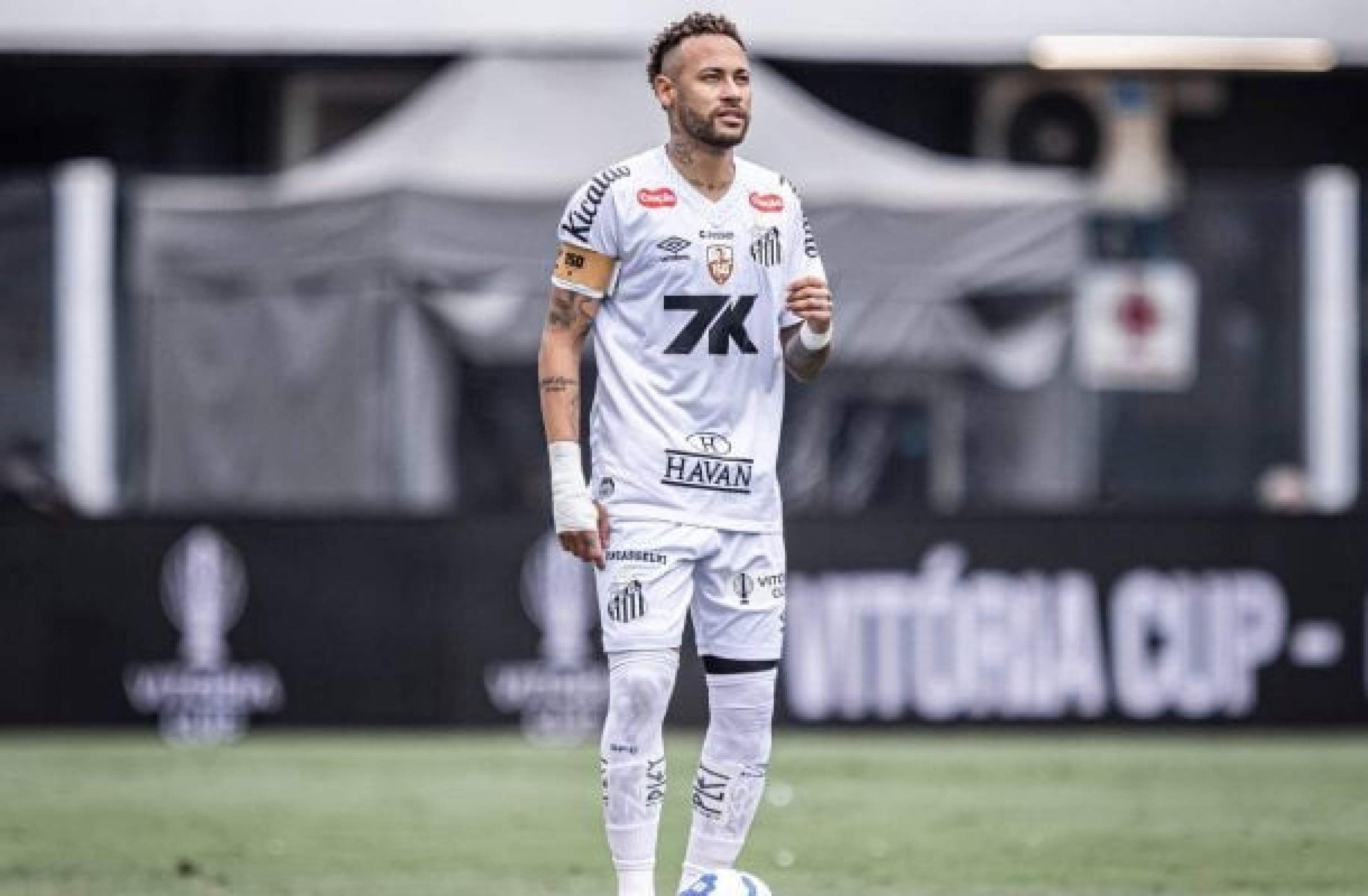 Neymar ainda não renovou com o Santos, e futuro do atacante segue indefinido -  (crédito: Foto: Raul Baretta / Santos )