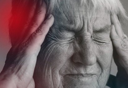 A dor de cabe&ccedil;a s&uacute;bita e intensa pode ser um dos sinais de alerta menos &oacute;bvios para um Acidente Vascular Cerebral (AVC). -  (crédito: Rawpixel via Freepik)