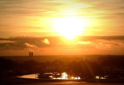 Capital federal deve observar segunda feira quente, com temperatura de 18°C a 30°C -  (crédito:  ED ALVES/CB/DA PRESS) -Capital federal deve observar segunda feira quente, com temperatura de 18°C a 30°C -  (crédito:  ED ALVES/CB/DA PRESS)