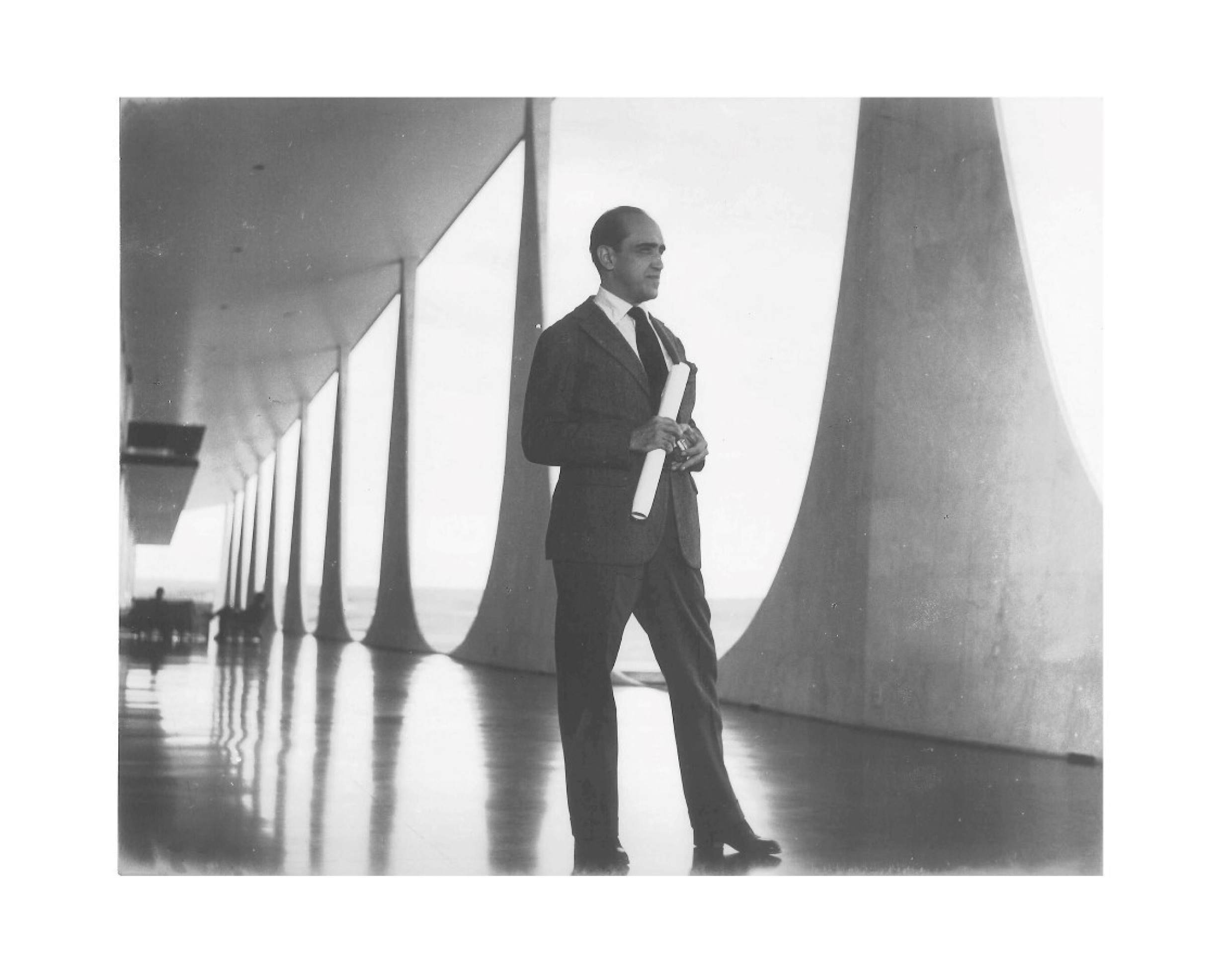 MAB promove exposição que traça história de Brasília