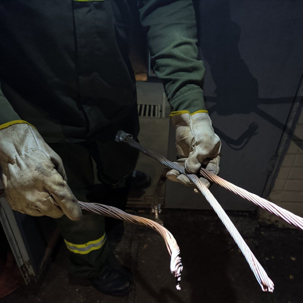 Cabos foram encontrados cortados 