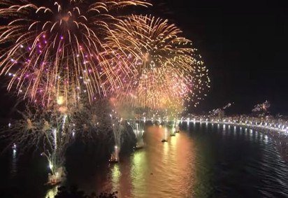 As pessoas, em geral, têm altas expectativas pela virada do ano, mas esses artistas têm motivo de sobra pra comemorar. É que eles nasceram quase na virada! Veja famosos que sopram velinhas em 31 de dezembro ou 1º de janeiro. -  (crédito: Reprodução/TV Globo ) -As pessoas, em geral, têm altas expectativas pela virada do ano, mas esses artistas têm motivo de sobra pra comemorar. É que eles nasceram quase na virada! Veja famosos que sopram velinhas em 31 de dezembro ou 1º de janeiro. -  (crédito: Reprodução/TV Globo )