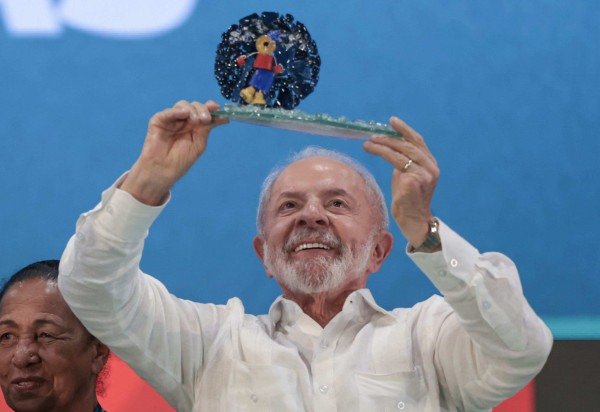 Lula lidera as pesquisas eleitorais e tem economia como o maior trunfo -  (crédito: Paulo Pinto/Agência Brasil)