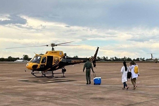 Equipe do Detran-DF e dois médicos especializados acompanharam o transporte do coração até o hospital - (crédito: Reprodução/Detran-DF) Equipe do Detran-DF e dois médicos especializados acompanharam o transporte do coração até o hospital - (crédito: Reprodução/Detran-DF)