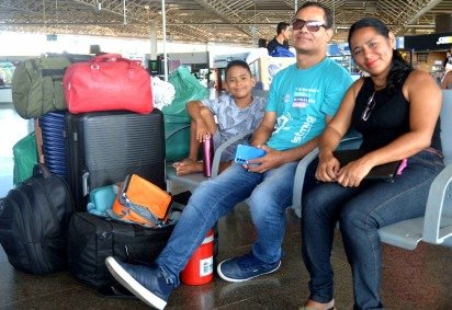  Rodoniel Ramos e fam&iacute;lia embarcaram de &ocirc;nibus para Cuiab&aacute; (MT) -  (crédito:  Ed Alves CB/DA Press) - Rodoniel Ramos e fam&iacute;lia embarcaram de &ocirc;nibus para Cuiab&aacute; (MT) -  (crédito:  Ed Alves CB/DA Press)
