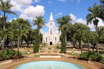 Homem mata amigo a facadas em confraternização -  Redes sociais