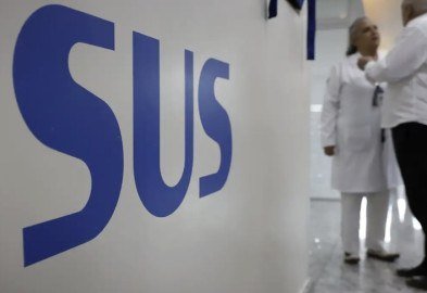A proposta é voltada a adultos com quadros mais avançados da doença, classificados nas categorias III ou IV pela OMS e com risco de mortalidade intermediário a alto

 -  (crédito: Fernando Frazão/Agência Brasil)