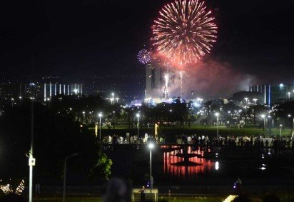   31.12.2025 Matheus Oliveira Exp. CB/DA Press.Esplanada. Festa de ano novo. fotos do palco. Festa do Réveillon Esplanada dos Ministérios 2026. queima de fogos -  (crédito:  Matheus Oliveira Exp. CB/DA Press) -  31.12.2025 Matheus Oliveira Exp. CB/DA Press.Esplanada. Festa de ano novo. fotos do palco. Festa do Réveillon Esplanada dos Ministérios 2026. queima de fogos -  (crédito:  Matheus Oliveira Exp. CB/DA Press)