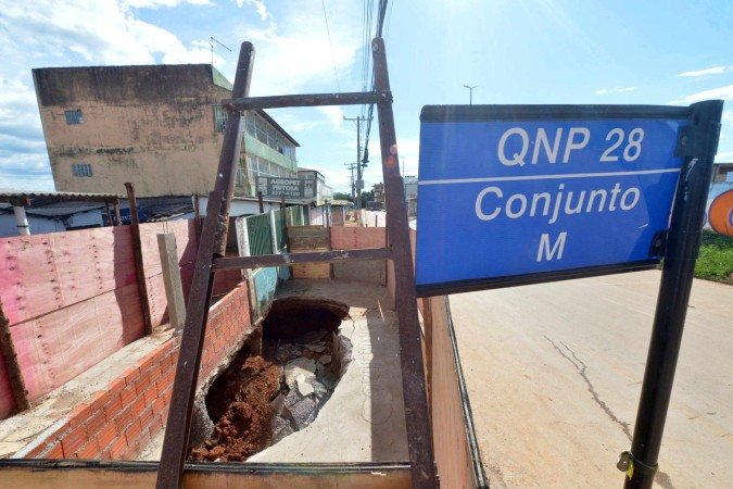 Prazo para a retirada é de até 60 dias, nas quadras QNP 10 até a QNP 28 -  (crédito:  Ed Alves/CB/DA Press)