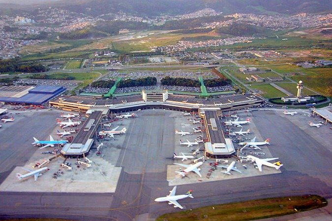 O Aeroporto Internacional de Guarulhos (GRU) -  (crédito: Andomenda - wikimedia commons)
