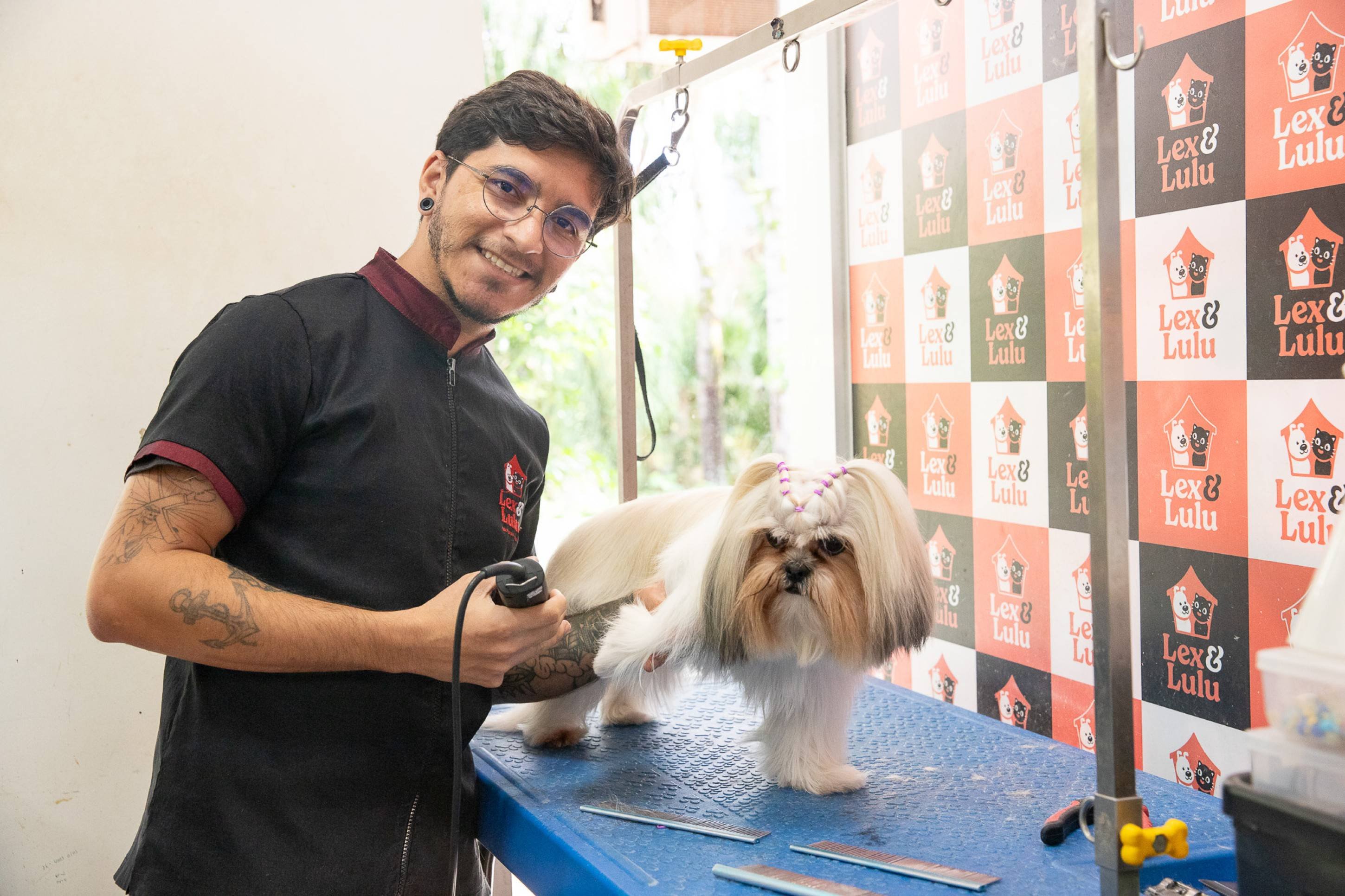  Francisco Rodrigues, que atua em pet shop no Sudoeste, est&aacute; na profiss&atilde;o h&aacute; 10 anos