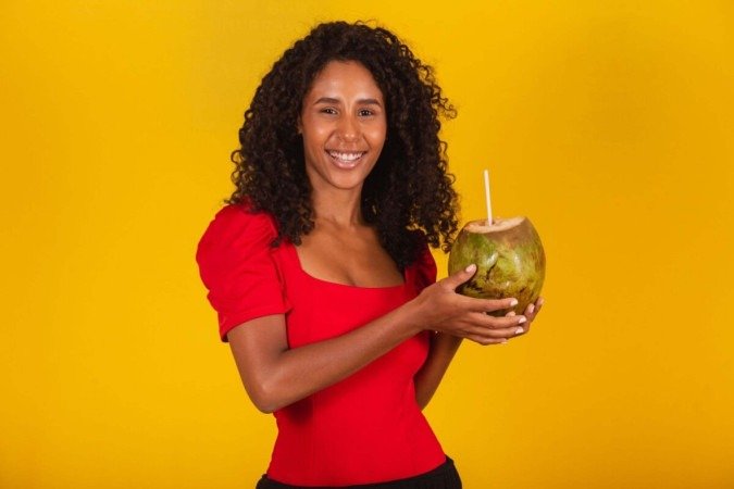 O cuidado com a alimentação ajuda a aliviar os sintomas da ressaca (Imagem: Bernardo Emanuelle | Shutterstock) - (crédito: EdiCase) O cuidado com a alimentação ajuda a aliviar os sintomas da ressaca (Imagem: Bernardo Emanuelle | Shutterstock) - (crédito: EdiCase)